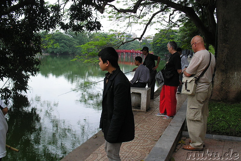Am Hoan Kiem Lake in Hanoi