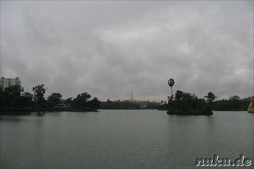 Am Kandawgyi Lake - See in Yangon, Myanmar