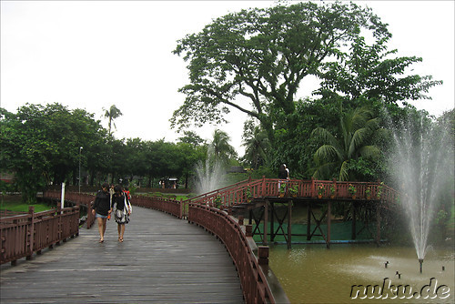 Am Kandawgyi Lake - See in Yangon, Myanmar