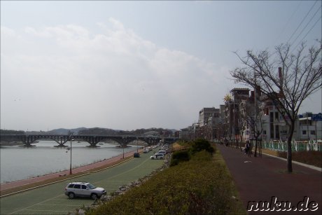 Am Namgang in Jinju
