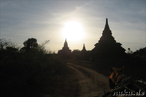 Anfahrt zum Buledi Tempel in Bagan, Myanmar
