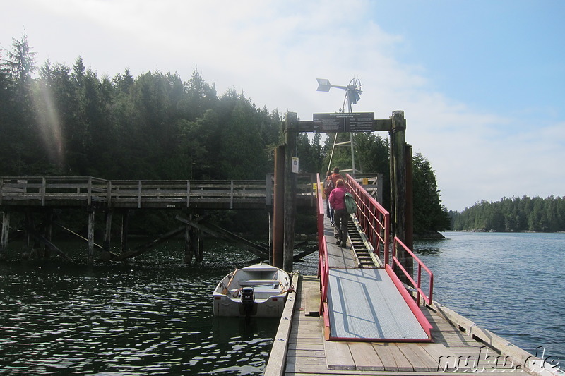 Anleger an der Hot Springs Cove bei Tofino, Vancouver Island, Kanada