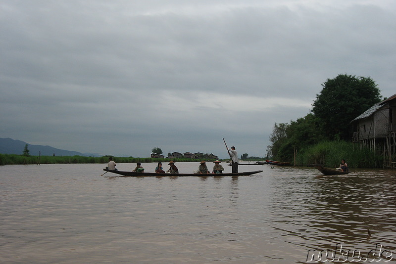 Auf dem Inle Lake zwischen Nyaungshwe und Ywama in Myanmar