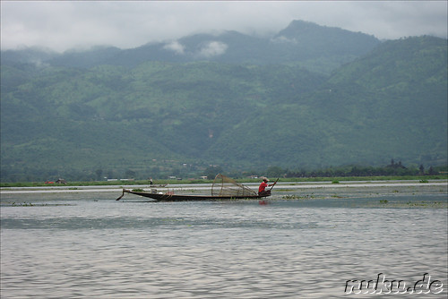 Auf dem Inle Lake zwischen Nyaungshwe und Ywama in Myanmar