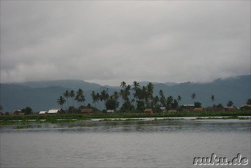 Auf dem Inle Lake zwischen Nyaungshwe und Ywama in Myanmar