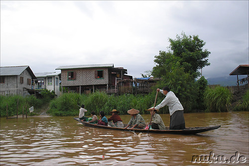 Auf dem Inle Lake zwischen Nyaungshwe und Ywama in Myanmar