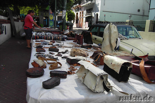 Auf dem Plaza Dorrego angebotene Souvenirs