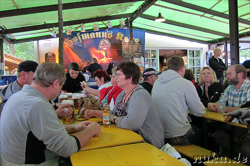 Bei Hofmann's Keller (Kulmbacher Moenchshof) auf dem Annafest