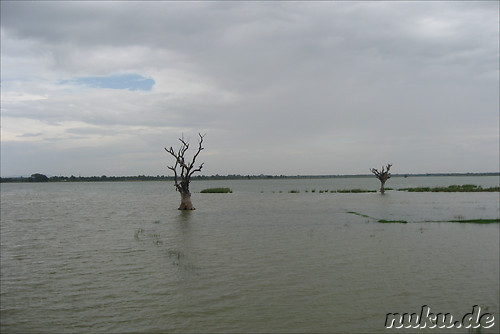 Blick auf das Wasser von der U-Bein-Bruecke