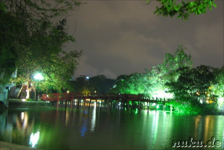 Blick auf den Hoan Kiem See bei Nacht