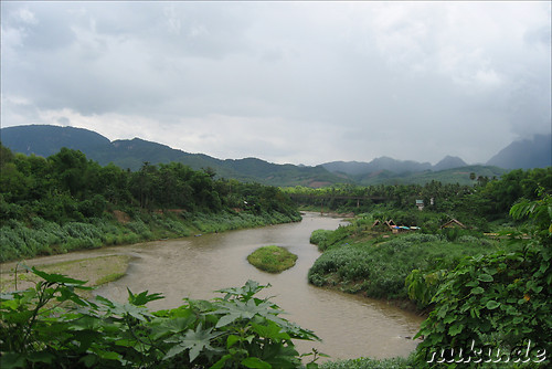 Blick auf den Nam Khan Fluss (Luang Prabang, Laos)