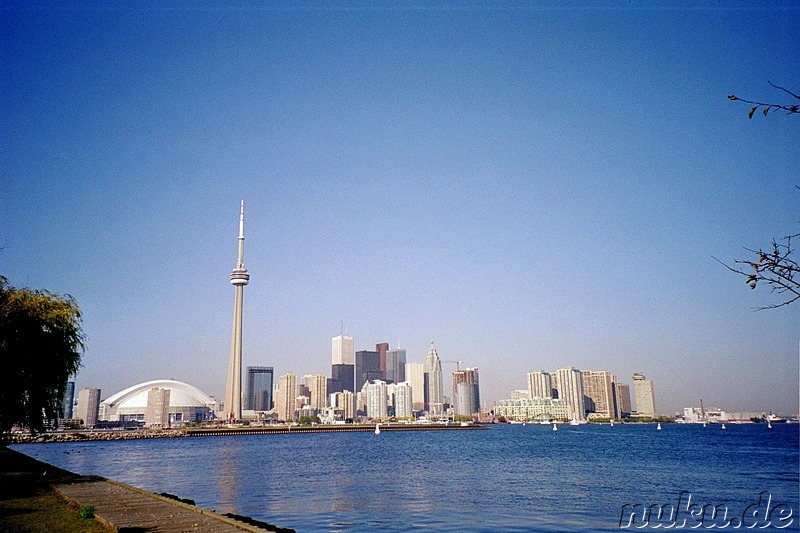 Blick auf die Skyline von Toronto von den Toronto Islands, Kanada