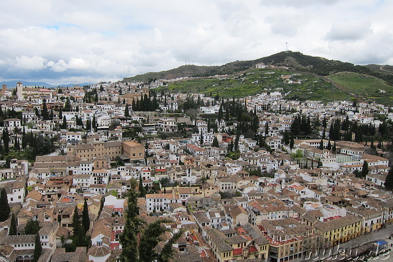 Blick auf Granada von der Alhambra in Granada, Spanien