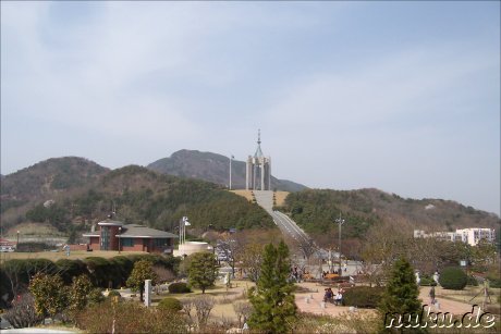 Blick ueber den Democracy Park in Richtung Daecheong Park