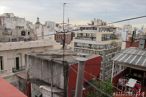 Blick vom Dach des Terrazas Estoril Hostel in Buenos Aires, Argentinien