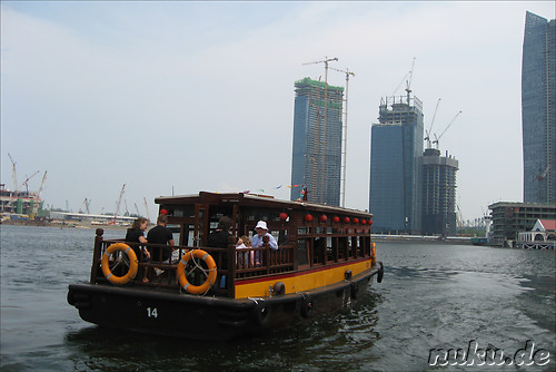 Bootsfahrt auf dem Singapore River in Singapur