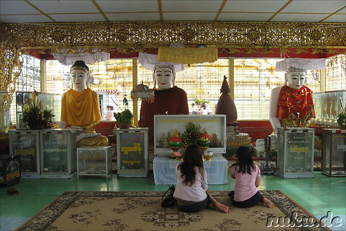 Botataung Pagoda - Tempel in Rangoon, Burma