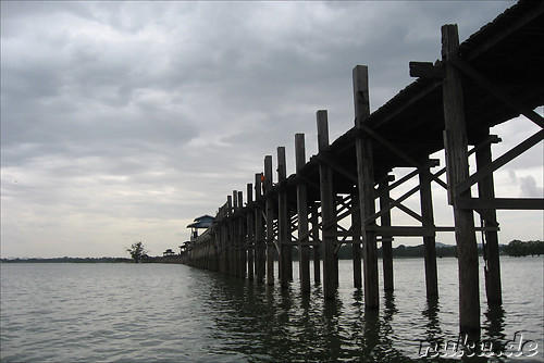Brueckenpfeiler der U-Bein-Bruecke