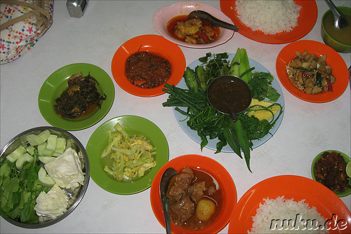 Burmesische Kueche im Too Too Restaurant in Mandalay