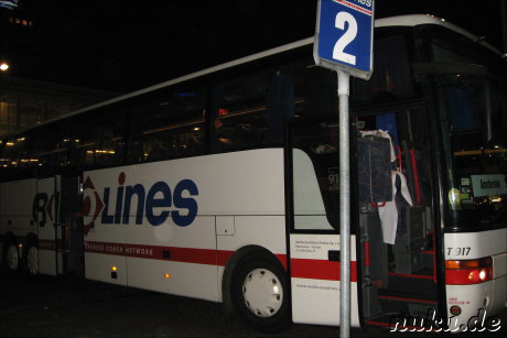 Bus von Eurolines bei der Ankunft in Amsterdam Bus von Eurolines bei der Ankunft in Amsterdam