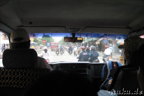 Busfahrt vom Flughafen ins Stadtzentrum von Hanoi