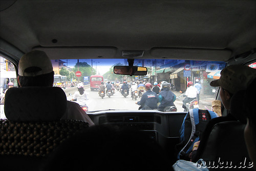 Busfahrt vom Flughafen ins Stadtzentrum von Hanoi