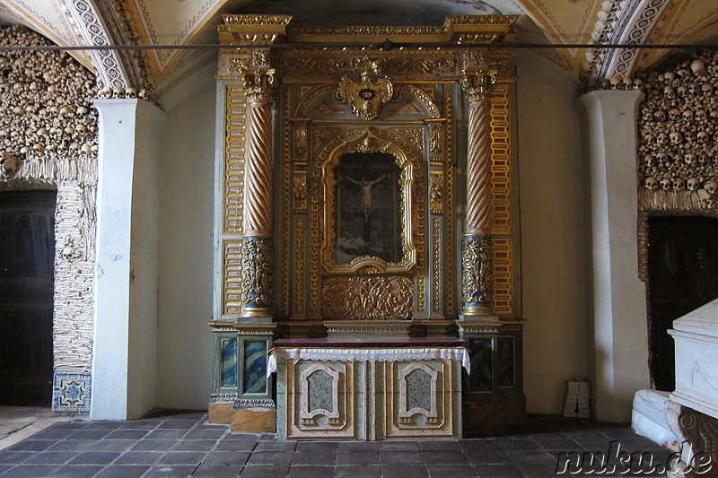 Capela dos Ossos - Knochenkapelle in Evora, Portugal