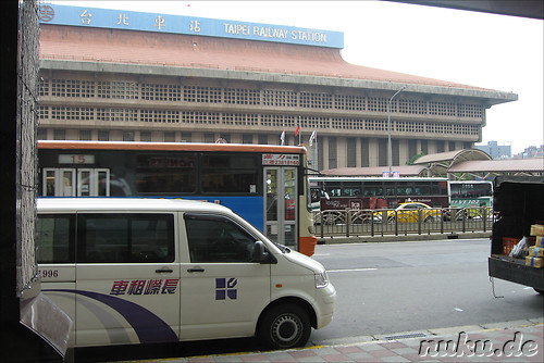 Das HI Taipei befindet sich direkt gegenueber dem Taipei Hauptbahnhof
