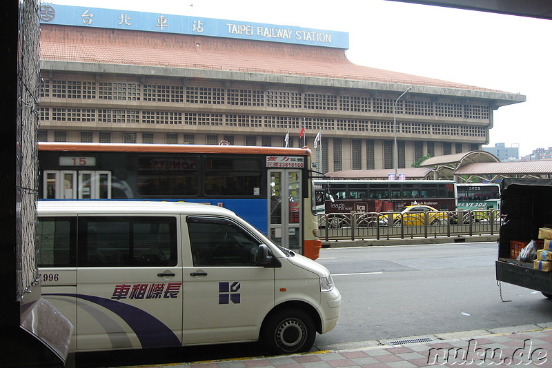 Das HI Taipei befindet sich direkt gegenüber dem Taipei Hauptbahnhof