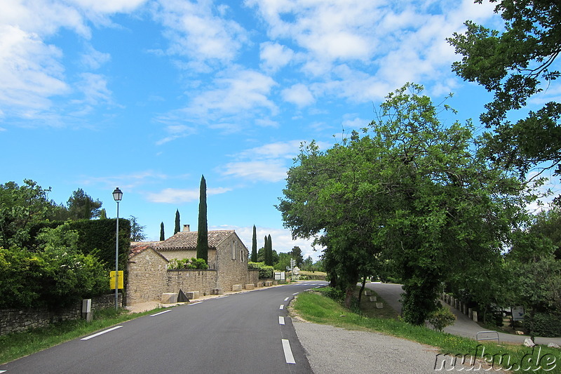 Die Altstadt von Lacoste im Naturpark Luberon, Frankreich
