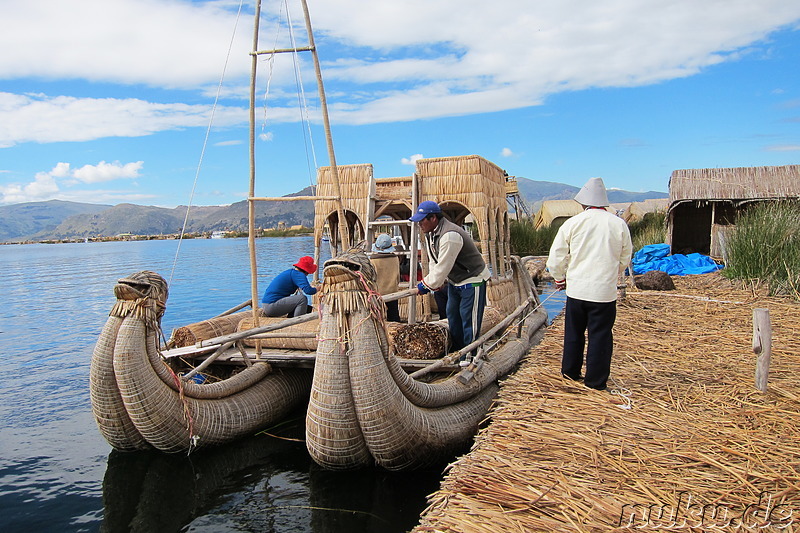 Die treibenden Inseln der Uros auf dem Titicaca-See, Peru