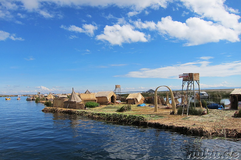 Die treibenden Inseln der Uros auf dem Titicaca-See, Peru
