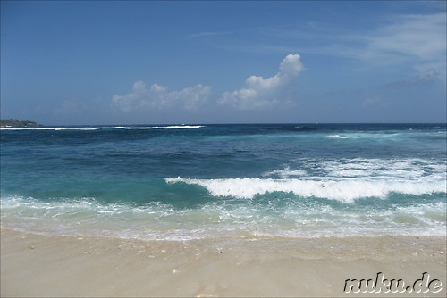 Dreamland Beach auf der Insel Nusa Lembongan in Indonesien