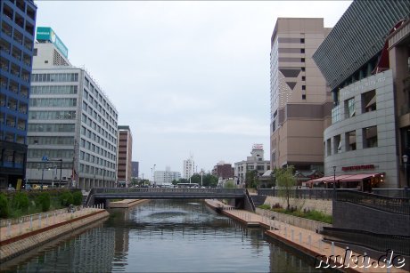 Einer der vielen Fluesse in Fukuoka