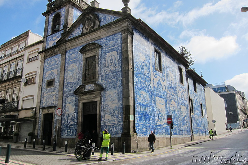 Einkaufsstrasse Santa Catarina in Porto, Portugal