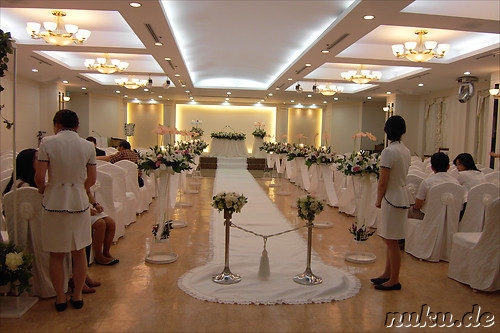 Erste Besichtigung der Wedding Hall (waehrend einer anderen Hochzeitsfeier)