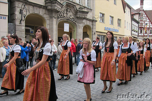Festzug durch Forchheim zum Kellerwald