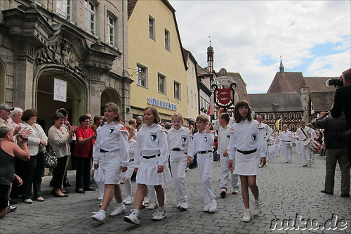 Festzug durch Forchheim zum Kellerwald