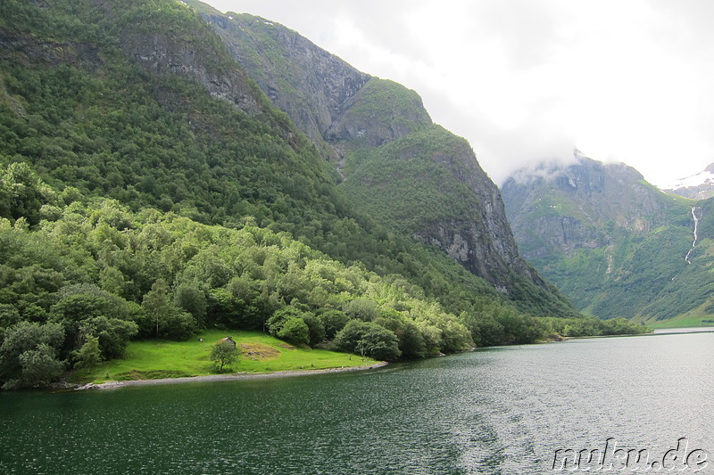 Fjordkreuzfahrt von Gudvangen nach Flam in Norwegen