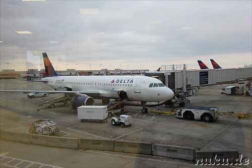 Flugzeug von Delta Airlines am Atlanta International Airport 
