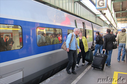 Franzoesischer TGV im Stuttgarter Hauptbahnhof
