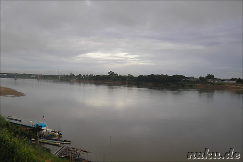 Freundschaftsbruecke ueber den Mekong zwischen Thailand und Laos