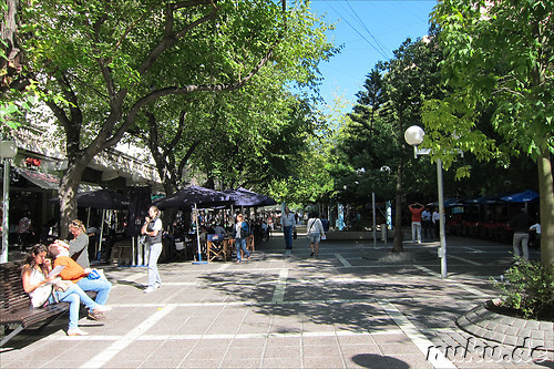 Fussgaengerzone Avenida Sarmiento in Mendoza, Argentinien