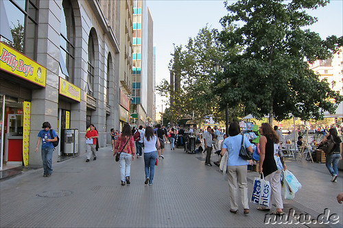 Fussgaengerzone Paseo Huerfanos in Santiago de Chile