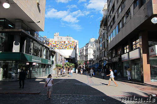 Fussgaengerzone Sarandi Street in Montevideo, Uruguay