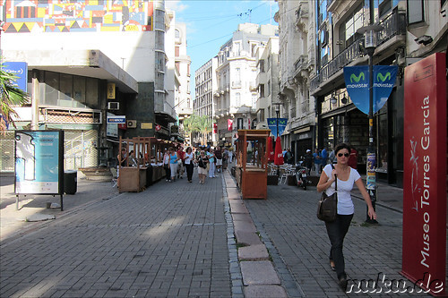 Fussgaengerzone Sarandi Street in Montevideo, Uruguay