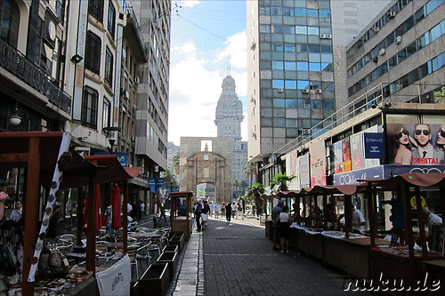 Fussgaengerzone Sarandi Street in Montevideo, Uruguay