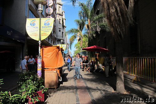 Fussgaengerzone Sarandi Street in Montevideo, Uruguay