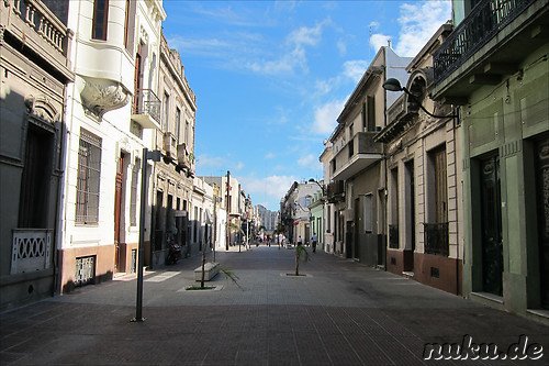 Fussgaengerzone Sarandi Street in Montevideo, Uruguay
