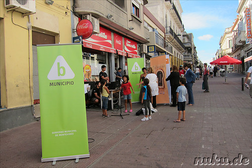 Fussgaengerzone Sarandi Street in Montevideo, Uruguay